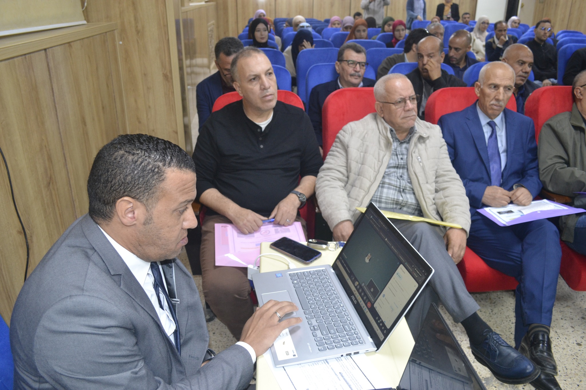 جامعة ابن خلدون تيارت تحتضن الملتقى الوطني حول “الممارسات القرائية والتحوّلات الأدبية في عصر الذكاء الاصطناعي”